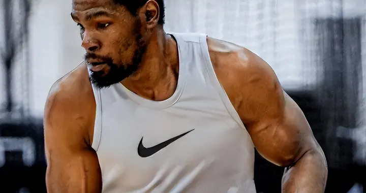 NBA最强坦克身材阵容，奥尼尔似灭霸 詹姆斯堪称人类身体标本