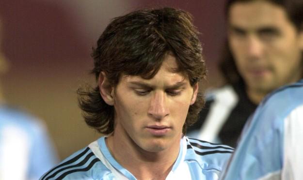 奥莱报回忆梅西国家队正式比赛首秀20周年：从替补到成为传奇