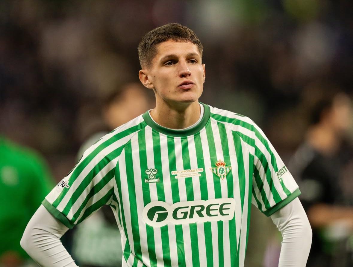 罗马诺：皇家贝蒂斯在8月底拒绝了法兰克福对阿尔蒂米拉的报价