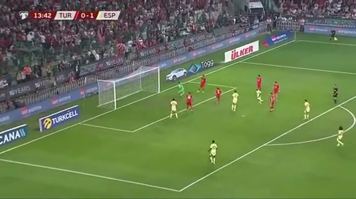 亚马尔上演神级一条龙连过5人射门，结果被扑出
