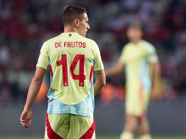 德弗鲁托斯谈首秀：我尽量让自己冷静下来，但刚开始有点紧张