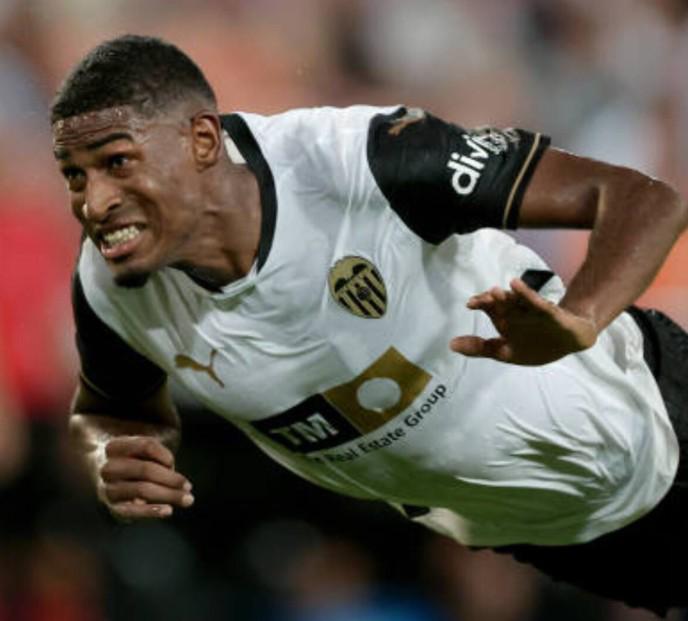 莫斯克拉：我之前一直在和瓦伦谈续约，没谈拢所以另寻出路了