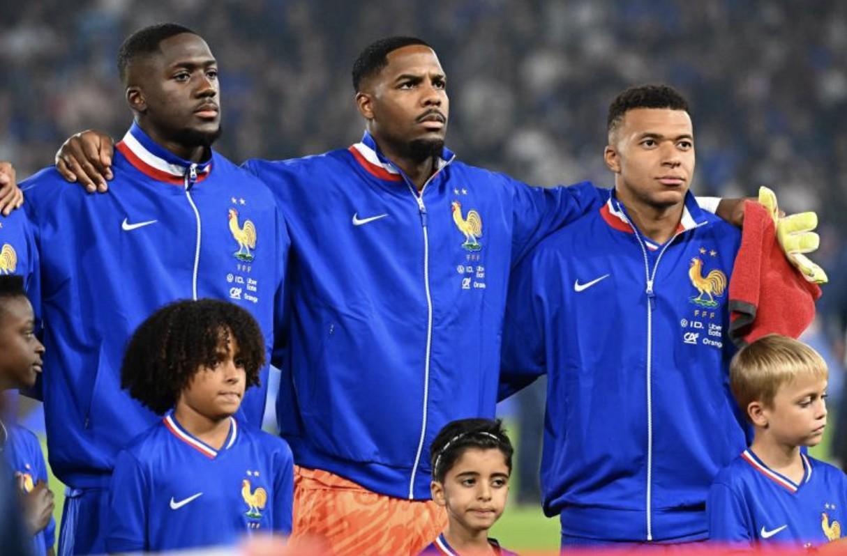 队报：法国队已形成14人的核心阵容，强调稳定性而非频繁轮换