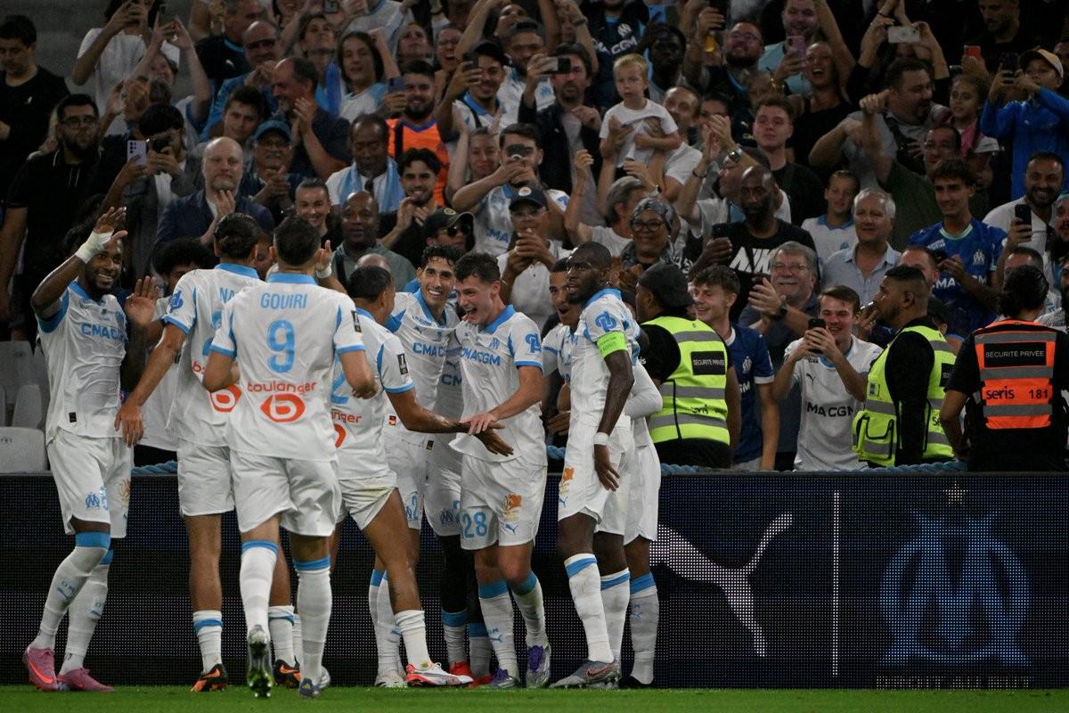 马赛连续5个联赛主场至少打进4球，追平法甲76年纪录