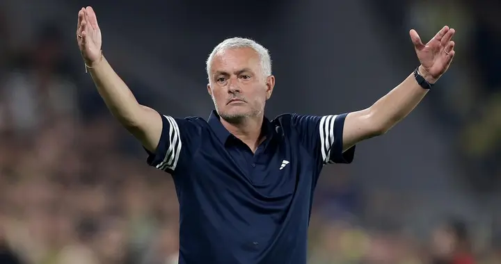 魔幻！葡超豪门突然换帅，穆里尼奥有望接手，一个月前还是仇敌