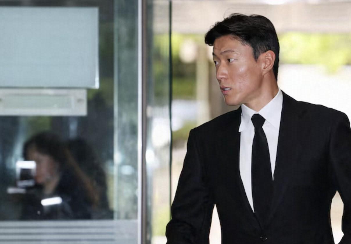 官方：韩国足协对被判缓刑的前国脚黄义助处以永久禁足处罚