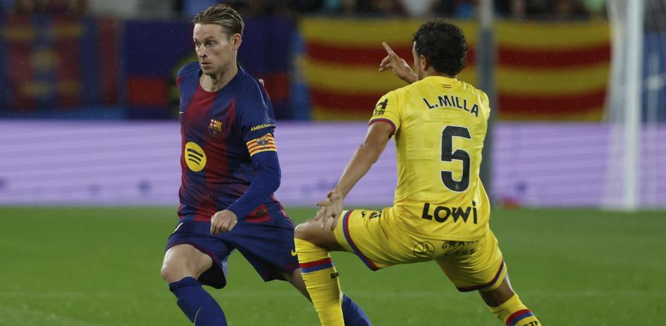 世体：巴萨将与德容续约三年，球员完全希望留队