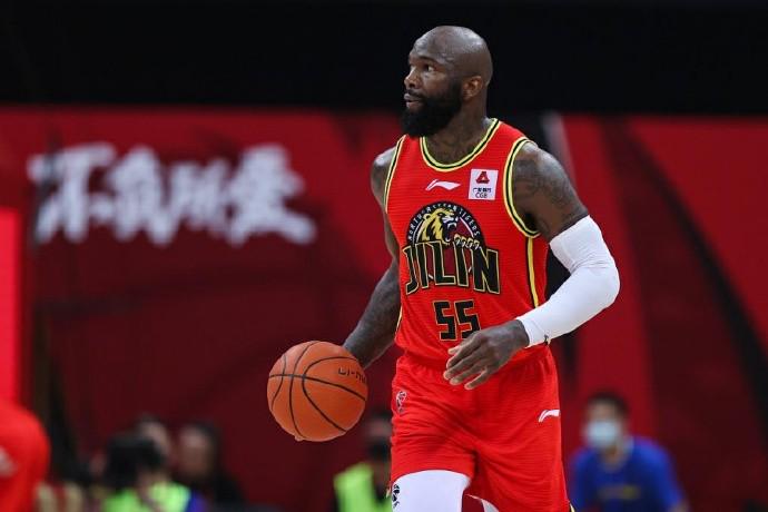 多米尼克-琼斯：我拒绝了一家CBA球队的邀约，一月前暂时休息