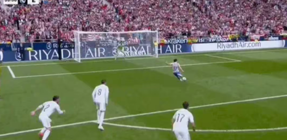 居莱尔抬脚过高送点，小蜘蛛点球破门，马竞3-2领先皇马！