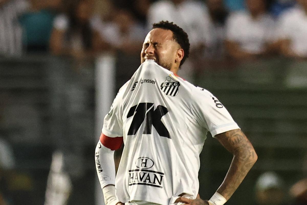 因伤缺阵，桑托斯主席：内马尔11月之前无法代表球队出战