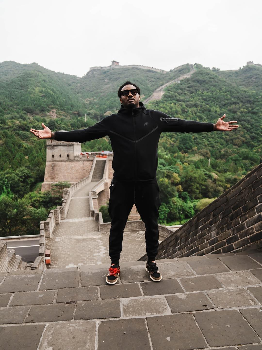 前NBA球星约翰-沃尔晒游览长城照：The Great John Wall