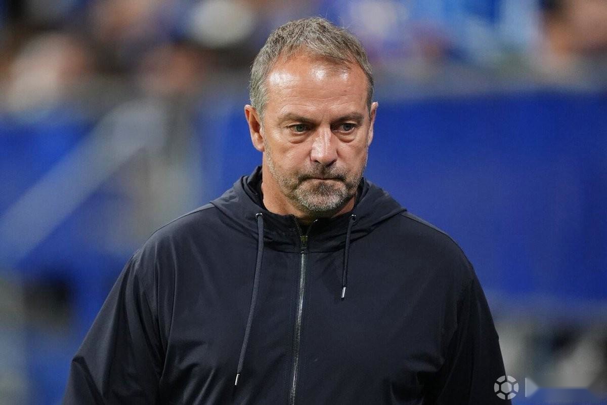 队报：巴萨低位防守能力欠缺，高位防守时守中带攻为战术灵魂