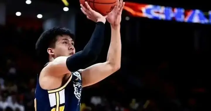 同曦签约黄荣奇提升后场竞争力，若搭配郭昊文能否互补？