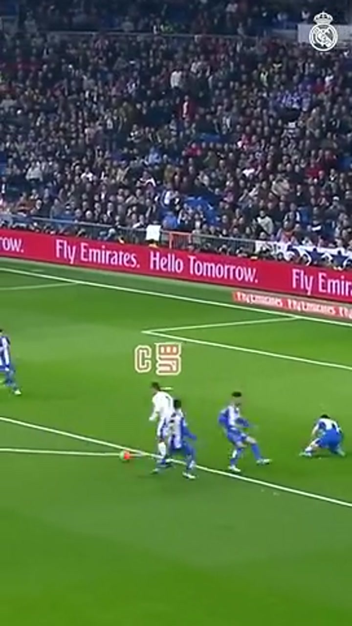 帅炸了！C罗连续脚跟磕球后轰进世界波！