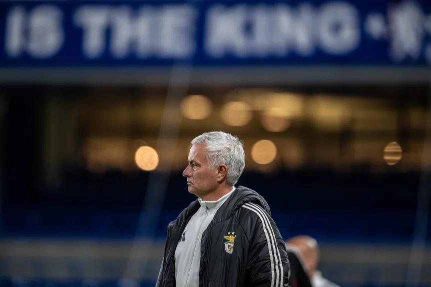 球报：穆里尼奥和多名本菲卡球员、教练都感染了病毒