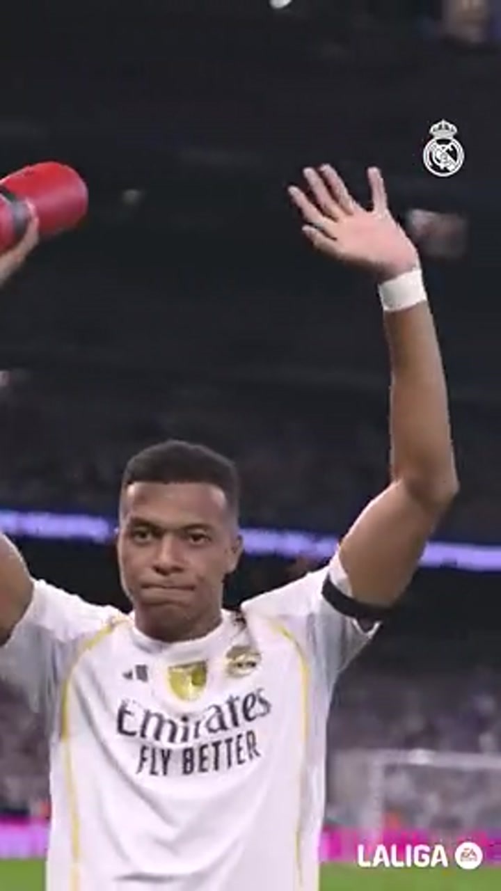 9月4场5球1助！姆巴佩赛前领取西甲月最佳球员奖杯