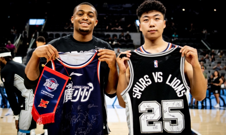 NBA季前赛-马刺31分大胜广州 文班9分10板陈国豪13分
