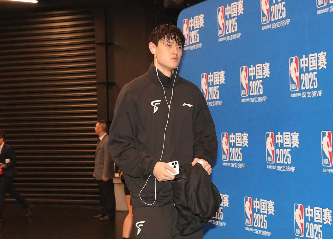 篮网共16名球员获得10+登场时间，曾凡博为唯一未得分球员