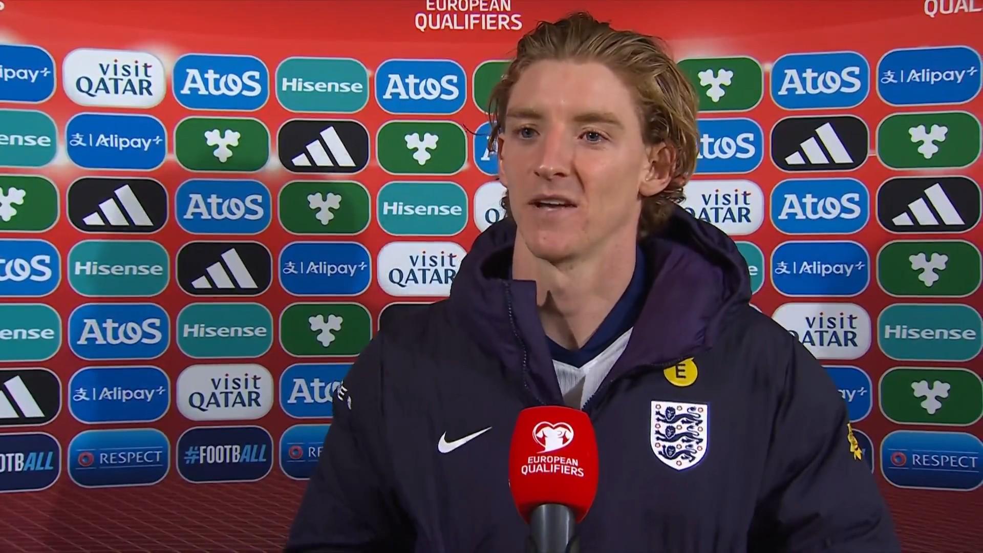 戈登：感谢迪恩-亨德森陪我练射门；我还需要为踢世界杯而战