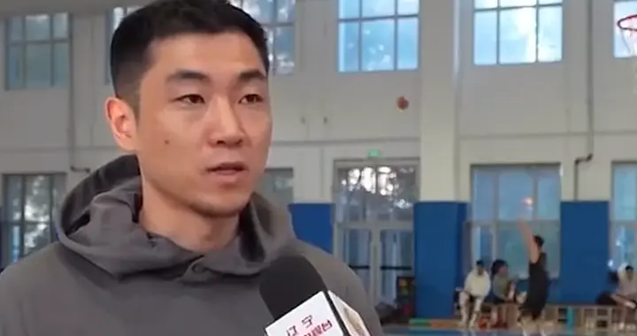 辽宁集结采访！赵继伟+2将表露家乡情谊全力以赴，杨鸣回应韩德君