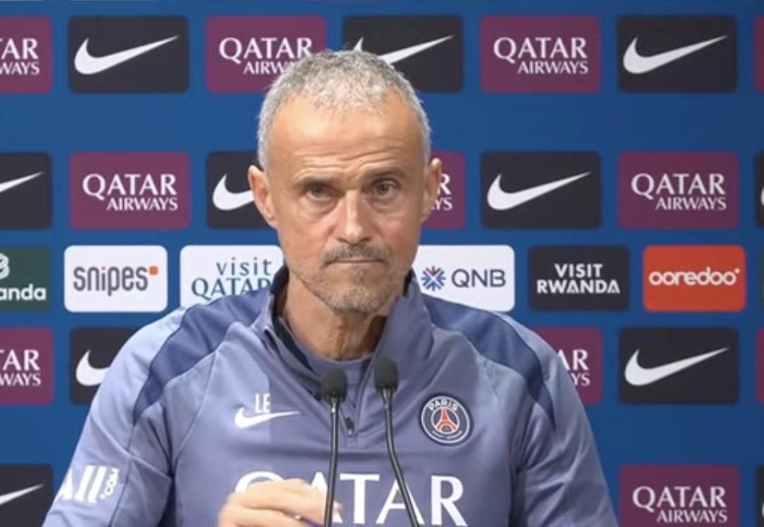 恩里克：还不确定杜埃和马金能否出场；我认为球员30岁都年轻