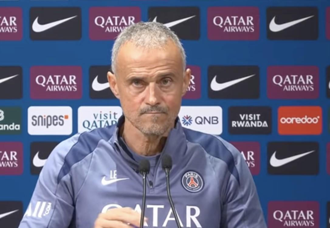 恩里克：还不确定杜埃和马金能否出场；我认为球员30岁都年轻