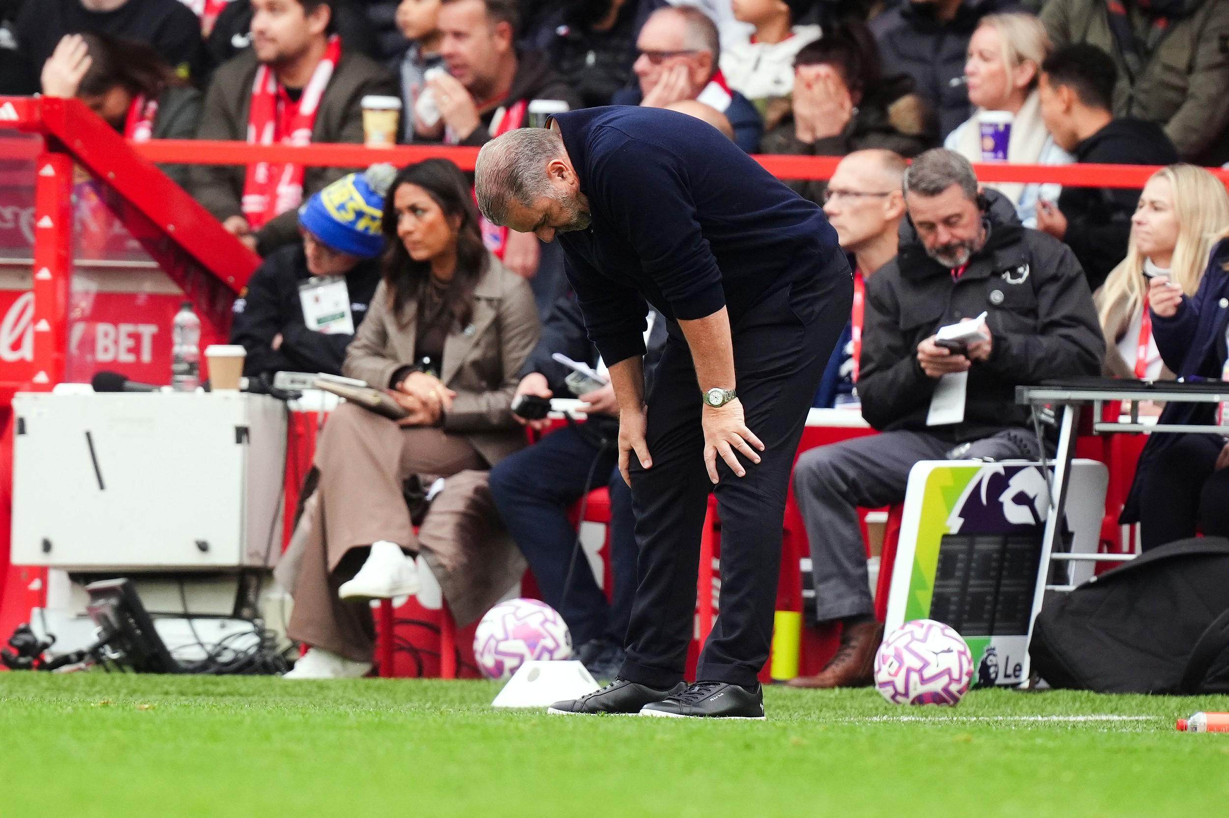 惨不忍睹！澳波接手森林39天，连续8场不胜，2平6负黯然下课