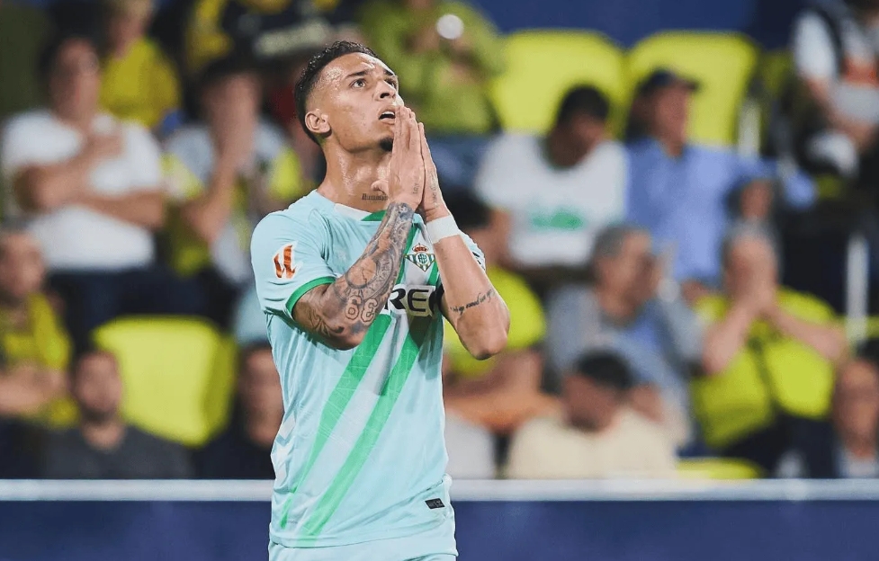 双响+绝平！安东尼社媒：我们永不放弃 这就是贝蒂斯