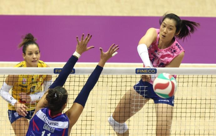 意大利超级杯：米兰3-2力克科内利亚诺夺冠，朱婷10分