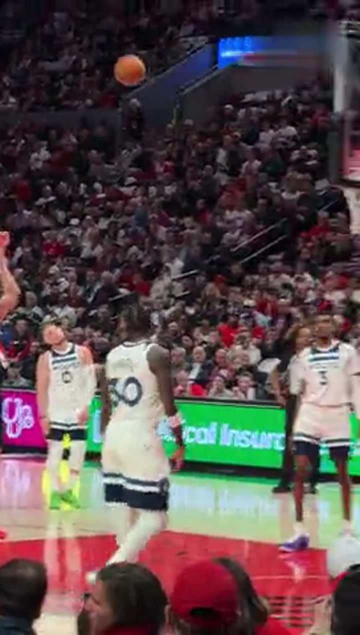 实拍杨瀚森两罚全中 收获个人NBA生涯首分