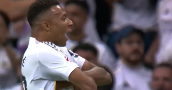 姆巴佩专克巴萨！国家德比4战连入6球，贝林厄姆神助攻