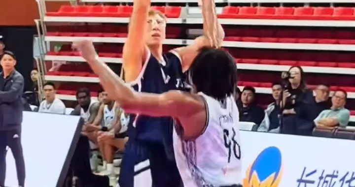 四川全运队惜败菲律宾球队！孙铭徽赵岩昊状态佳，胡金秋周琦划水