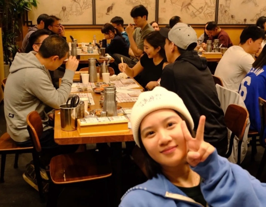 网友偶遇杨瀚森打湖人赛后携女友和团队去洛杉矶韩料店吃夜宵