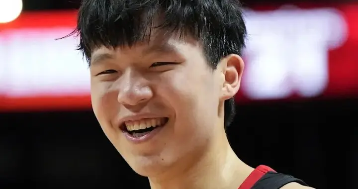 杨瀚森最好的榜样，就在身边！就是他的开拓者队友！