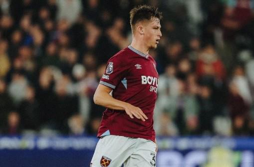 西汉姆联官方：19岁后卫斯卡莱斯已成功接受锁骨骨折手术