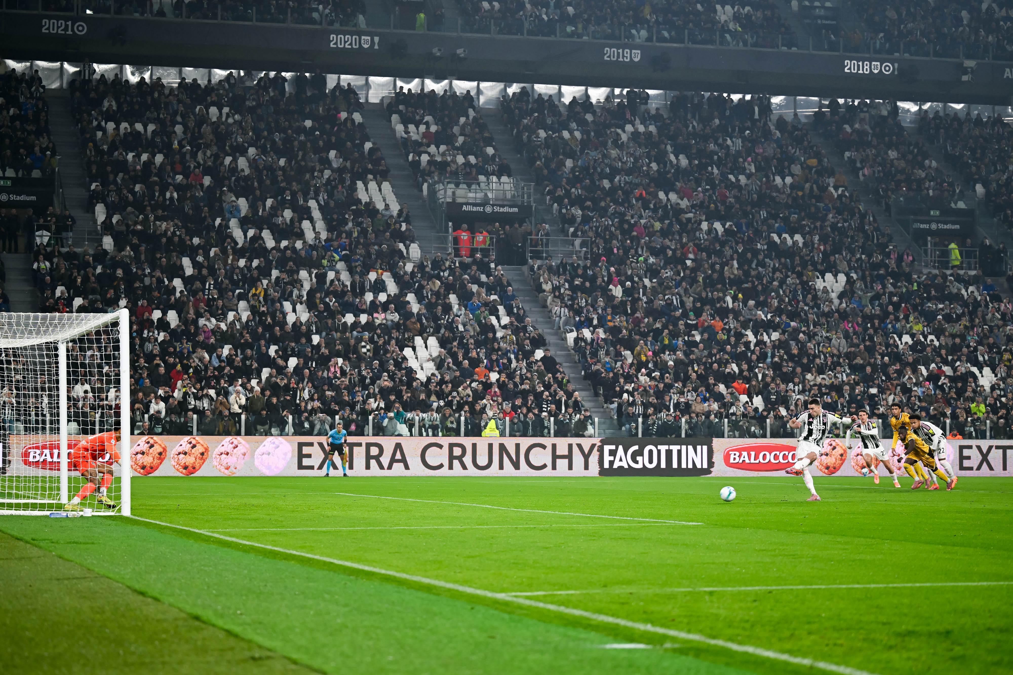 弗拉霍维奇对乌迪内斯点射，尤文终结各项赛事四场进球荒