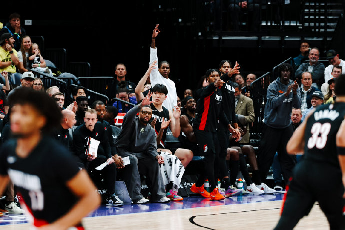 杨瀚森出战3分47秒得2分 开拓者客场2分险胜爵士