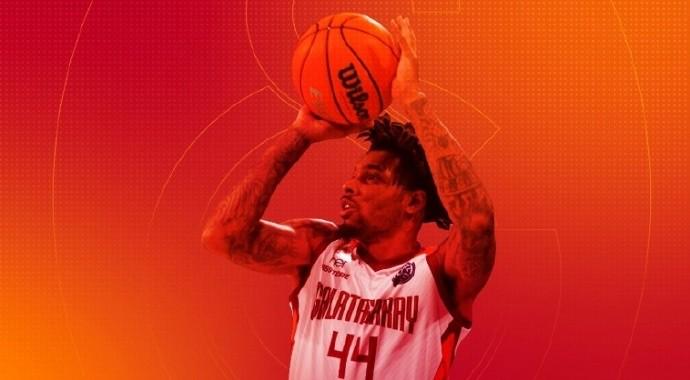 记者：山东男篮与前掘金前锋德沃恩-艾库恩-珀塞尔完成签约