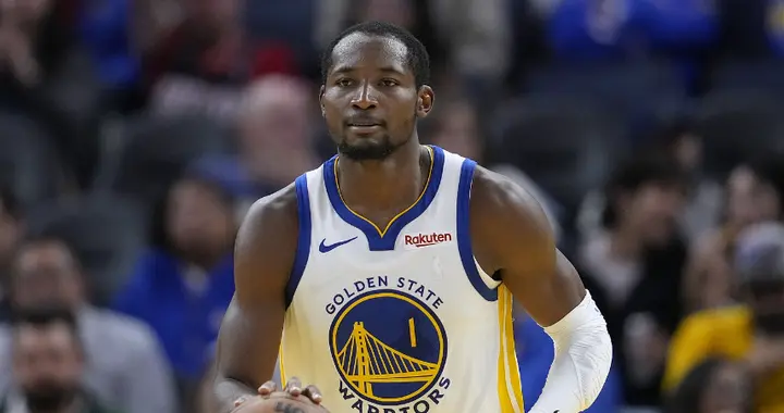 勇士110-120雄鹿 球员评价：库明加优秀，5人及格，5人低迷