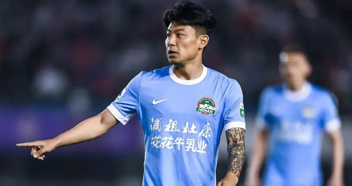 神仙球+1！何超远射世界波，破2年球荒，复刻C罗siuuu