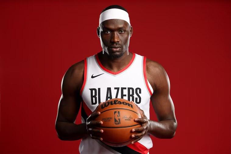 进入轮换，开拓者替补中锋杜普-里斯出场7分钟2投0中，正负值+4