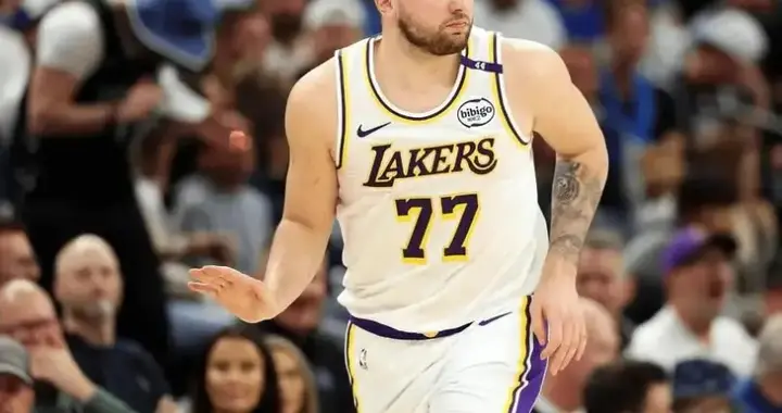 湖人胜灰熊！东契奇44分，里弗斯+3配角齐贡献，艾顿不适海斯奇兵