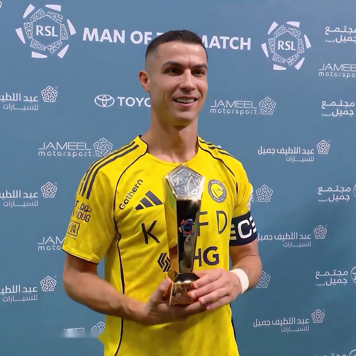 梅开二度+绝杀，C罗当选利雅得胜利vs费哈全场最佳球员