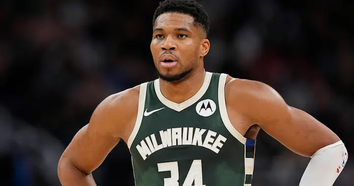 26分11板8助，字母哥功亏一篑！罗伯特森的NBA纪录保住了