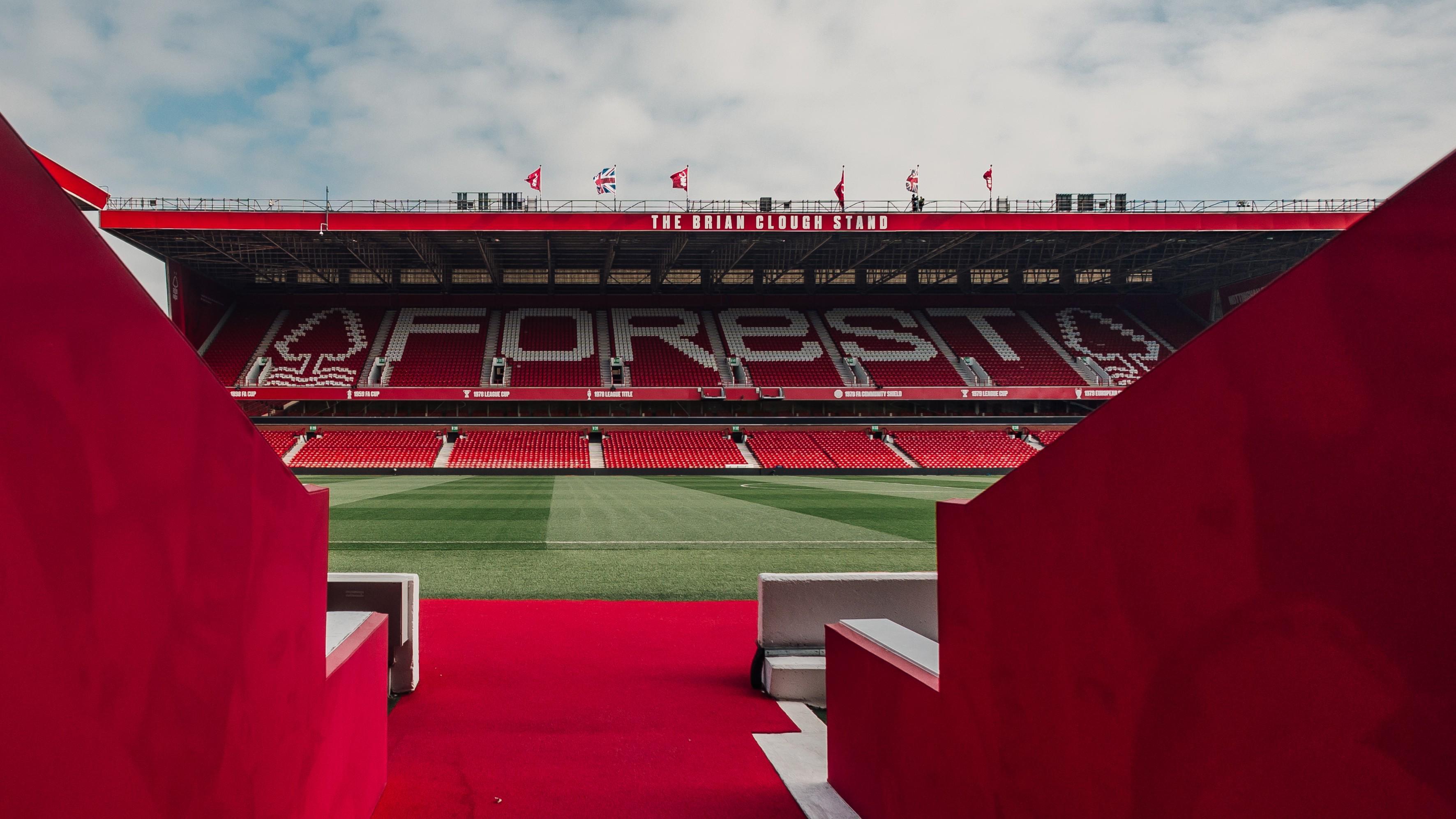 与曼联赛后球迷所乘火车发生持刀伤人事件，森林官方表达慰问