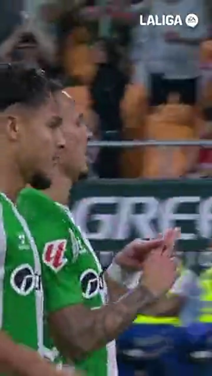 安东尼半场两射一传，贝蒂斯官方：GOAT今天心情很好