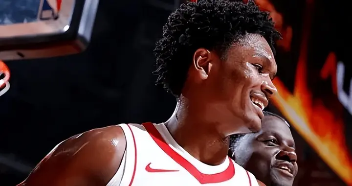 火箭128-101凯尔特人迎四利好！阿门进步，奥科吉+亚当斯太优质！