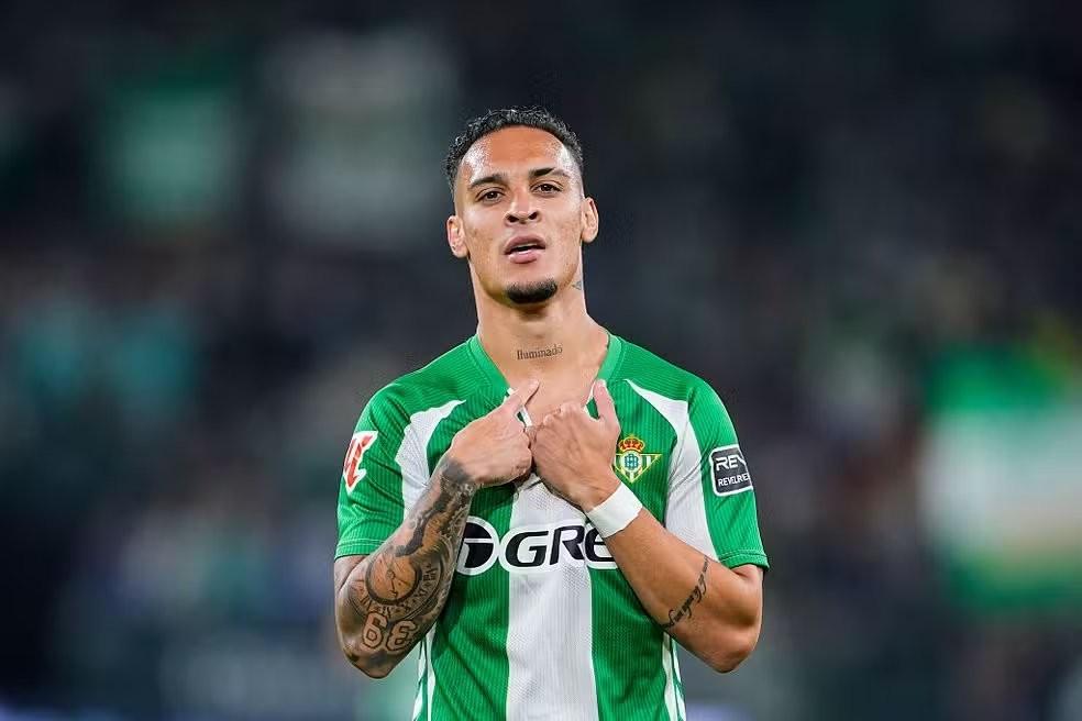 安东尼自贝蒂斯首秀以来禁区外进6球，五大联赛仅次于姆巴佩