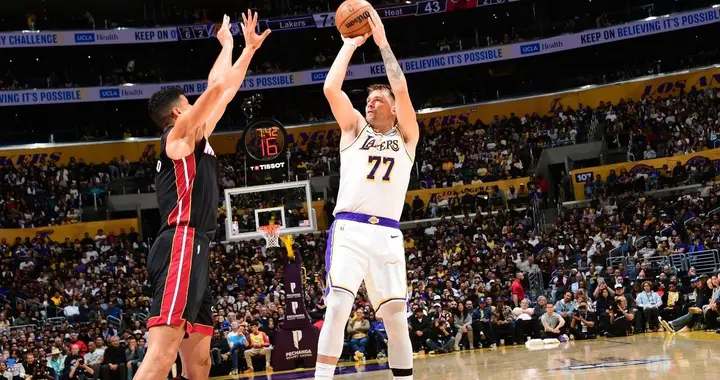 3连胜冲上西部第3！湖人解锁第3把防守大闸，东詹夺冠希望大增啊