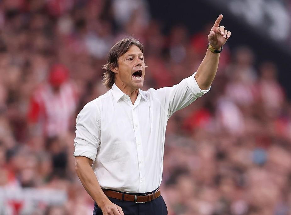 胶柱鼓瑟，阿尔梅达死抱击败巴萨的阵型出战后遭遇联赛三连败